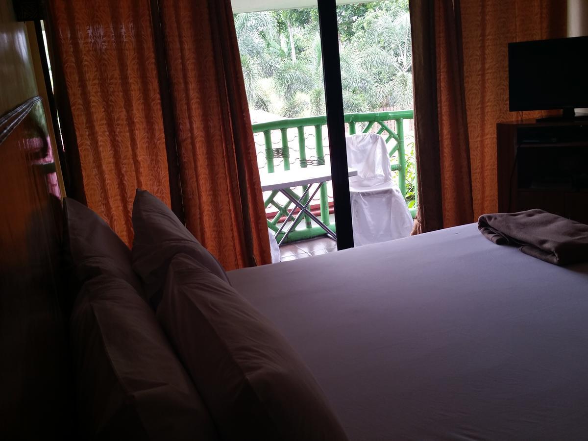 Casa De Miguelitos Hotel Tagaytay City Екстериор снимка