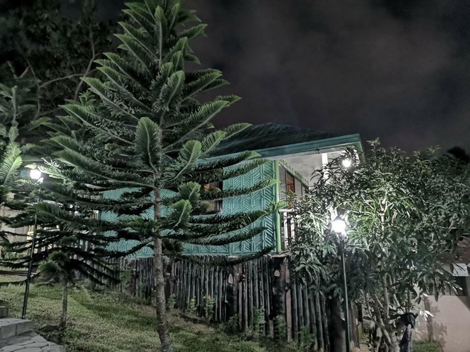 Casa De Miguelitos Hotel Tagaytay City Екстериор снимка