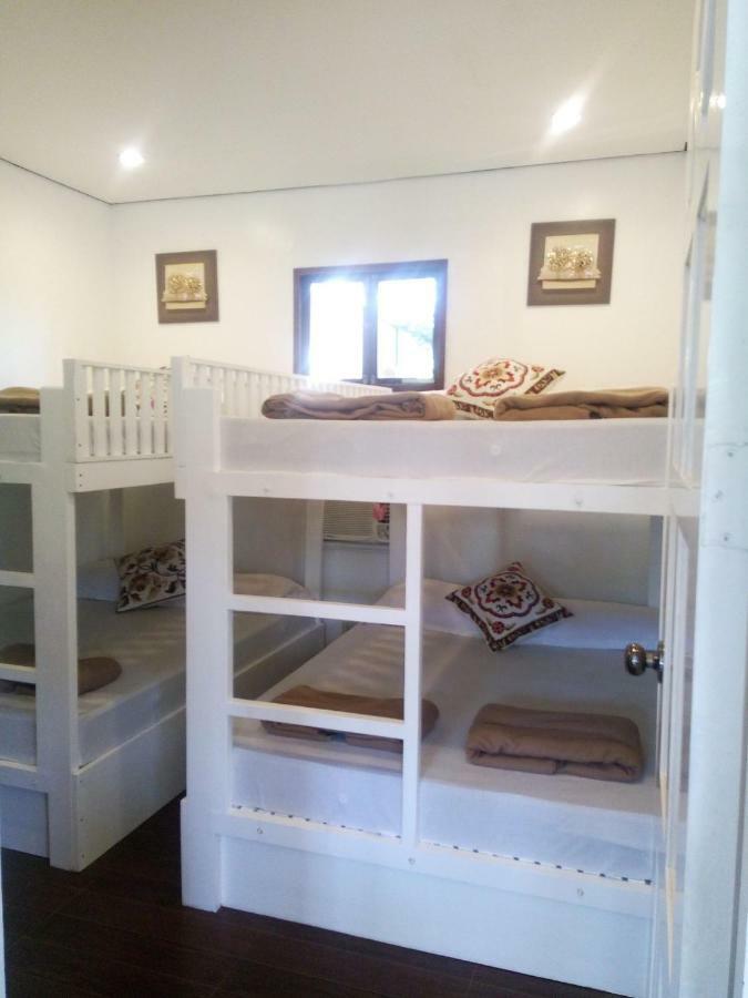 Casa De Miguelitos Hotel Tagaytay City Екстериор снимка