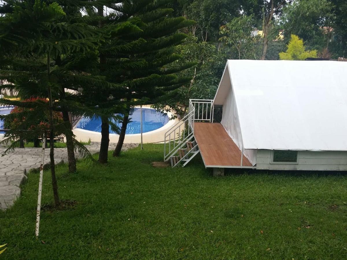 Casa De Miguelitos Hotel Tagaytay City Екстериор снимка